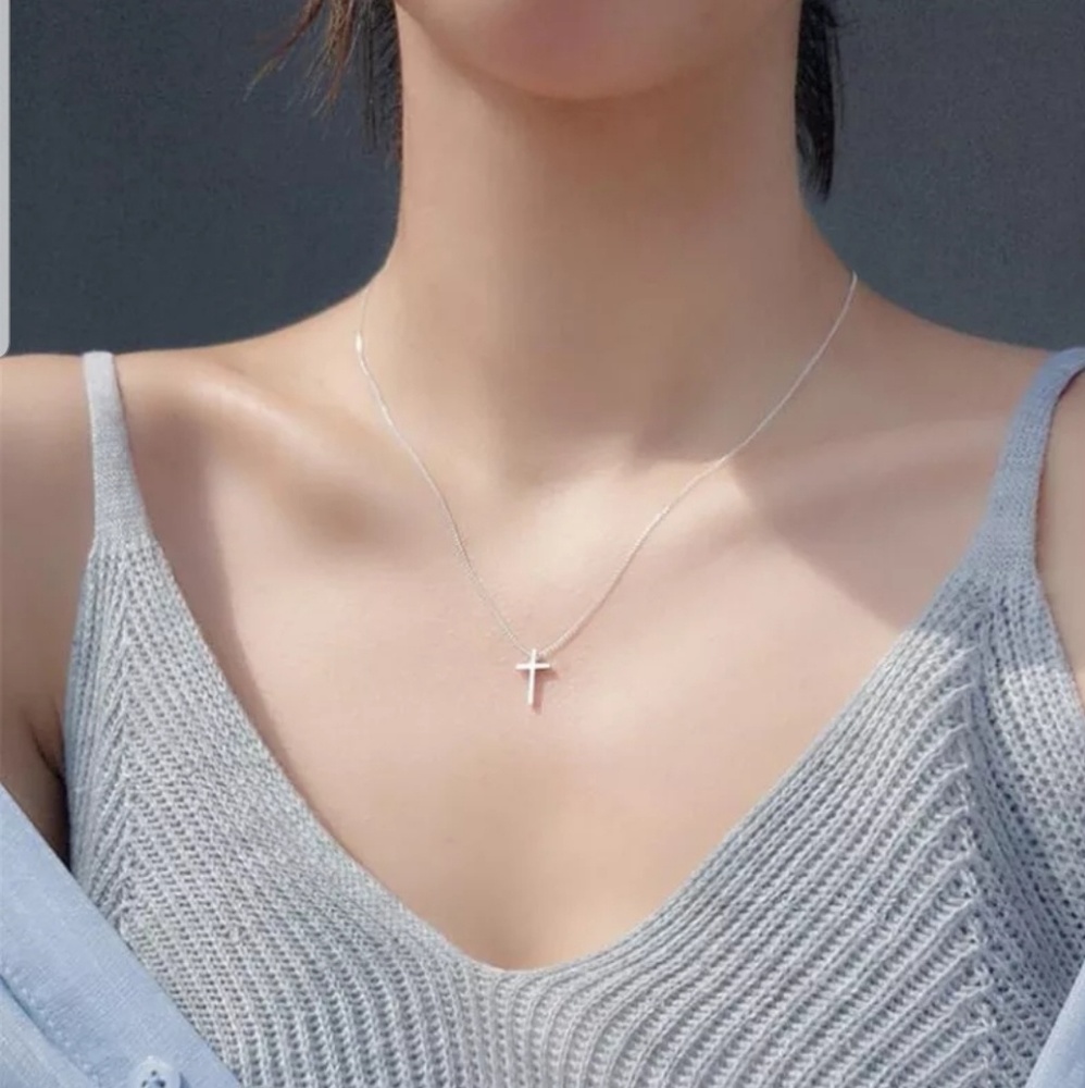 Layering Chain Cross Pendant Silver OR Gold - Picture 4 of 6